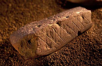 El Bloque Ocre de Blombos de aproximadamente 73,000 año